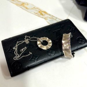 Gorgeous sterling, silver necklace and cuff bracelet, awesome Detail and design